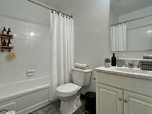 4th image of 4581 High St #6