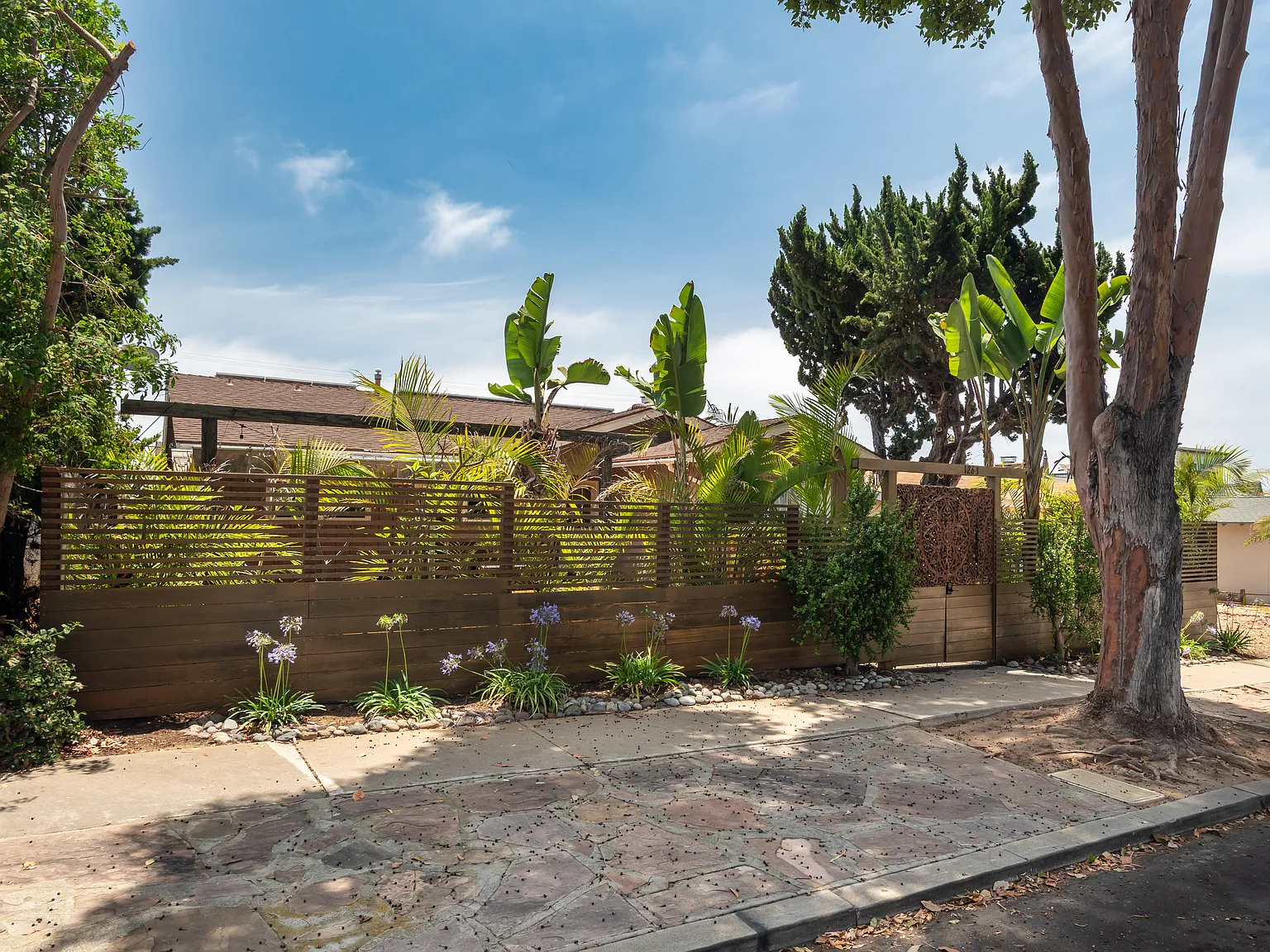 3 bed, 1928 sqft, $8,500 — Photo 2