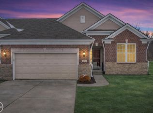 49723 Whisperwood Ct, Macomb, MI 48042