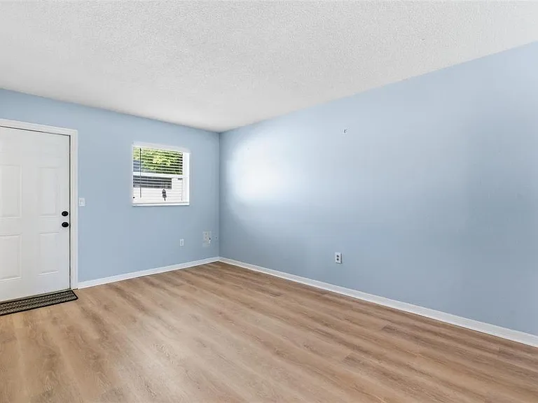 2227 Montclair Dr #1 — Photo 10