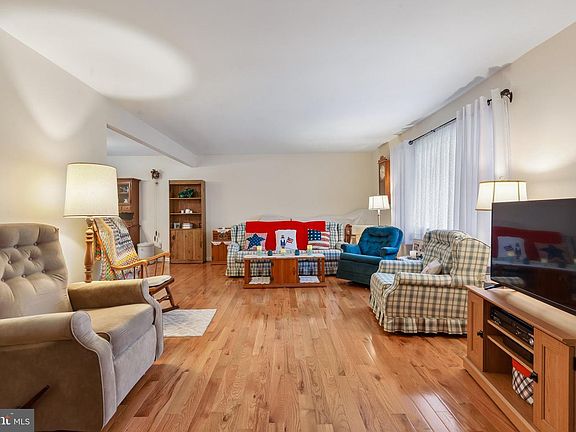 4th image of 311 Bobolink Blvd