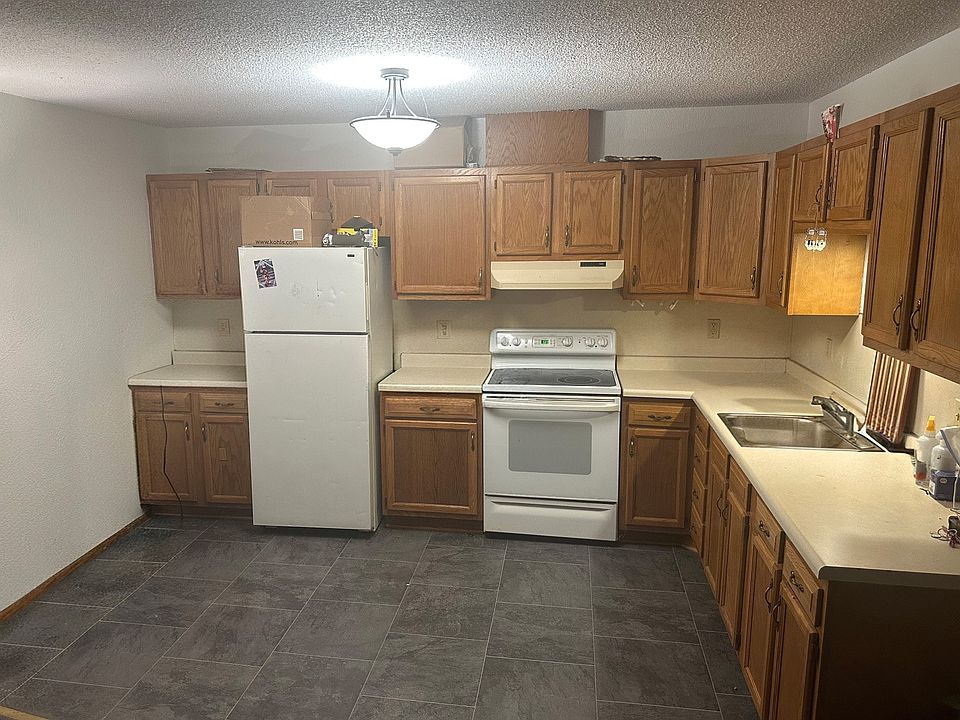 2nd image of 124 W Main St APT 3