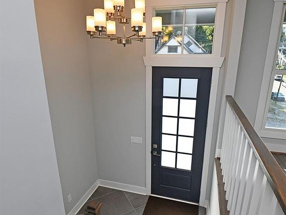 4th image of 421 Stanley Ave