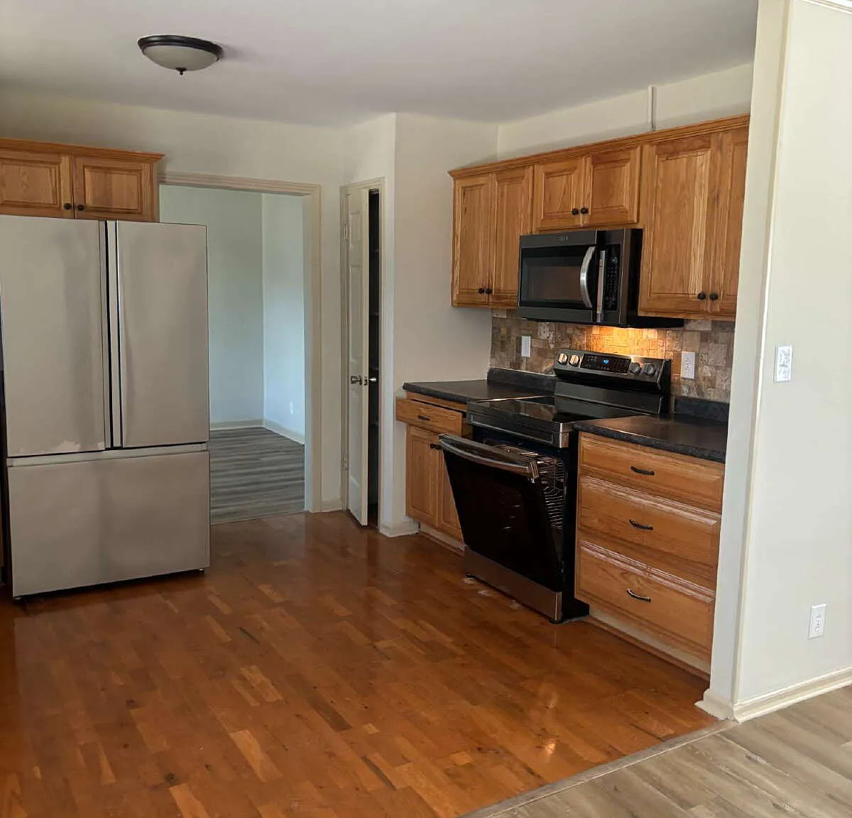 3 bed, 2.0 bath, 1743 sqft, $1,495 — Photo 4