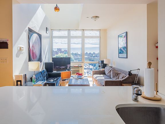 2nd image of 979 Willoughby Ave APT 3