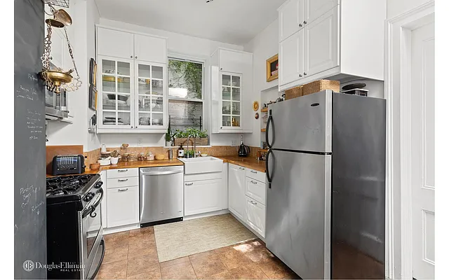 Rented by Douglas Elliman | media 3