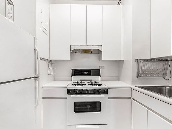 4th image of 60 E 8th St APT 12F