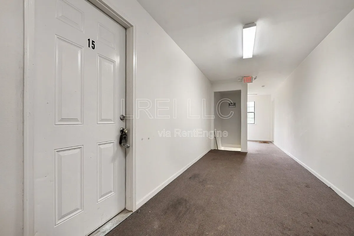 Building Photo - 176 Thistlewood Ave #15