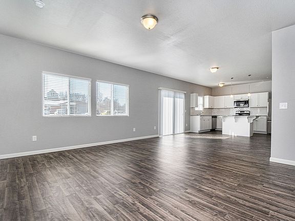 4th image of 1820 Bluff Ridge Ct
