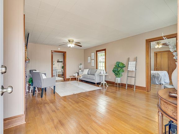 4th image of 204 Hammond Ave