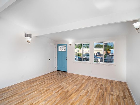 3rd image of 8431 Mammoth Ave