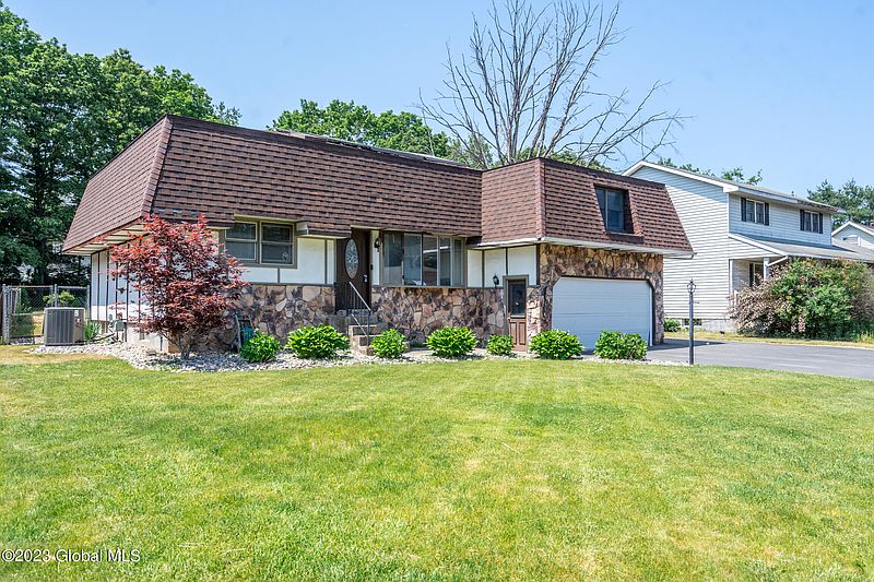 5th image of 1024 St. Lucille Drive