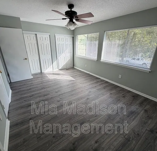 527 Tibet Ave #3 — Photo 9