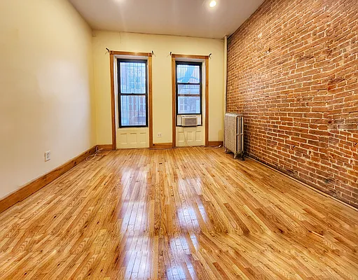 Rented by RELEASE NY | media 4