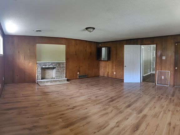 3rd image of 4011 Mountain Terrace St