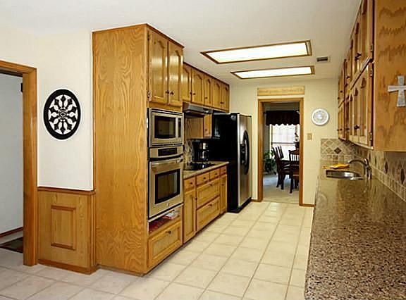 3rd image of 8420 Stephanie Dr