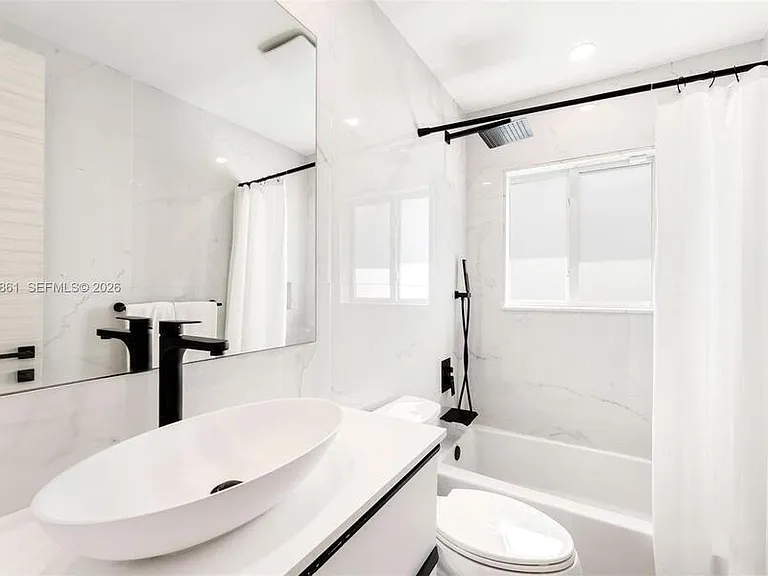 45 Palermo Ave — Photo 19