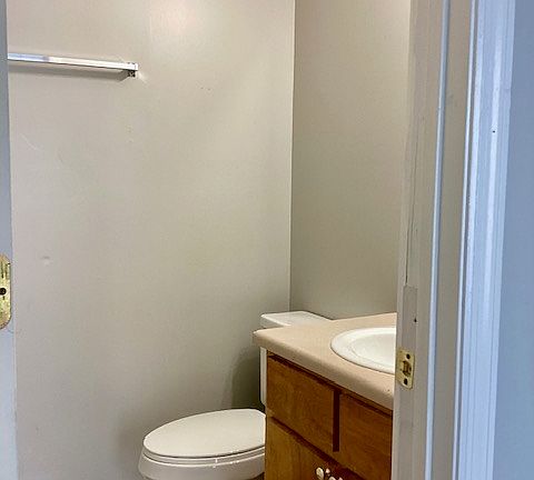 5th image of 1314 Hasting Dr APT A4