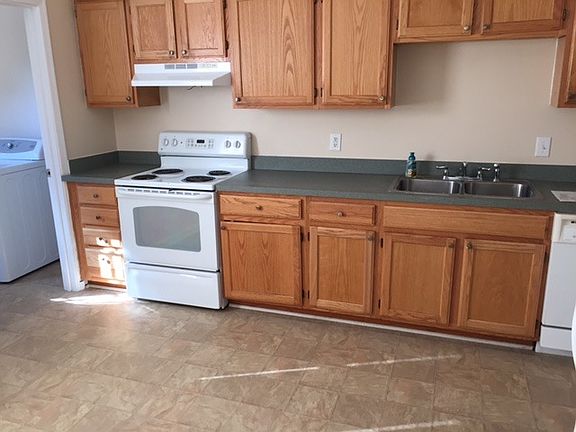 3rd image of 4449 Bennett Ln #Townhouse
