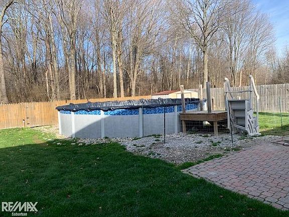 3rd image of 34453 Lakewood Dr
