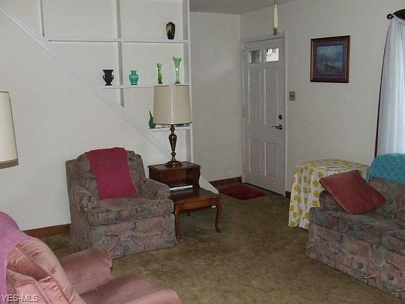 5th image of 2131 Hillside St
