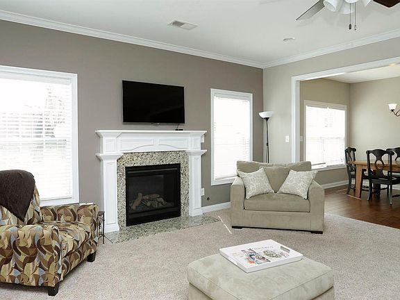 3rd image of 1076 Kavenaugh Ln
