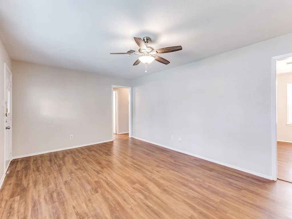 3 bed, 1286 sqft, $1,650 — Photo 4
