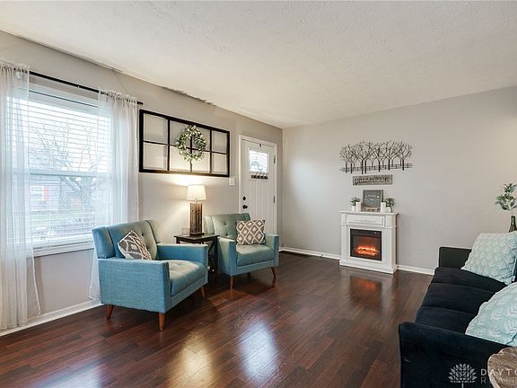 3rd image of 2145 Emmons Ave
