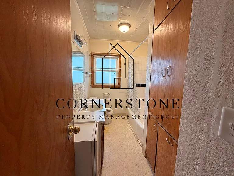 320 S 17th Street 1626 4th Ave — Photo 4