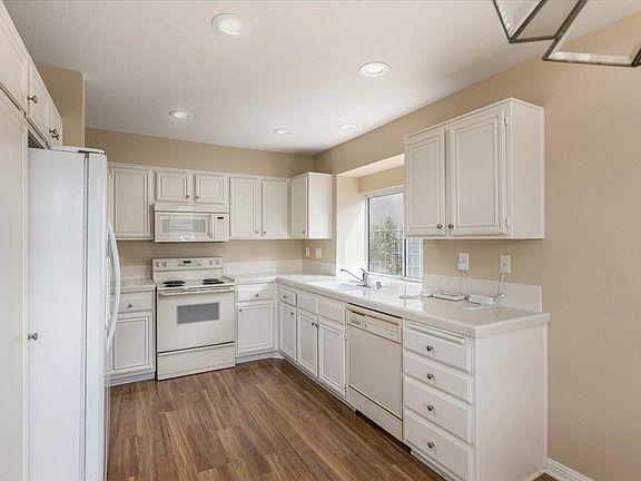 5th image of 1615 El Paseo Dr