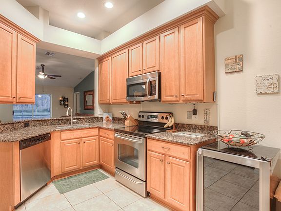 3rd image of 18220 Holland House Loop