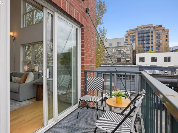 1009 NW Hoyt St APT 214, Portland, OR 97209