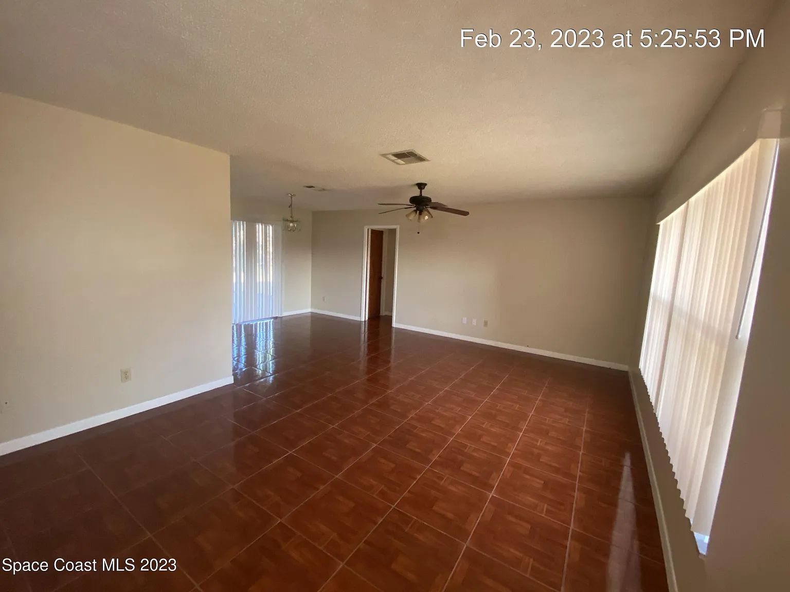 4 bed, 2.0 bath, 1759 sqft, $2,300 — Photo 3