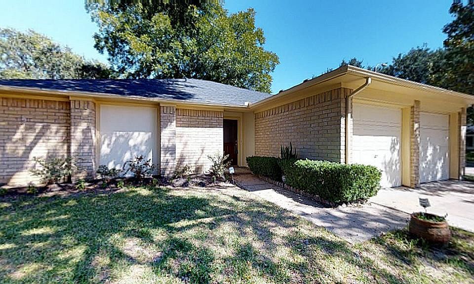 1st image of 22122 Birch Valley Dr