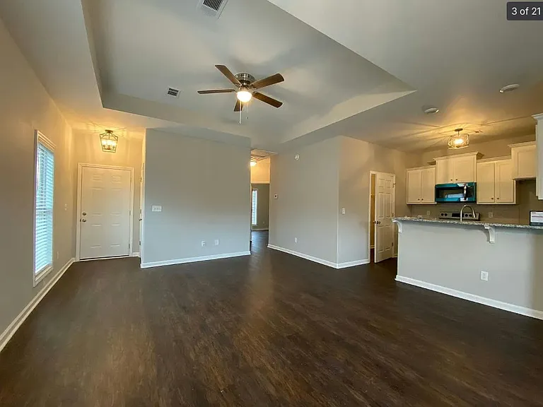 6132 Burbank Crossing Loop — Photo 5