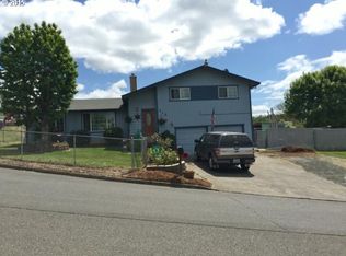 313 Taft Dr, Roseburg, OR 97470