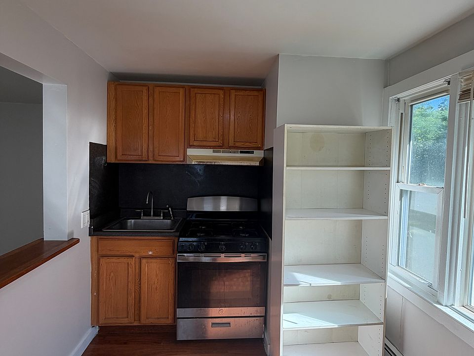 1st image of 1864 Albany St Floor 1