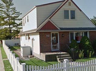 52 Washington Ave, Lynbrook, NY 11563