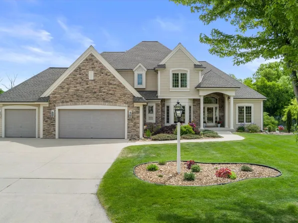 8234 S 43rd STREET, Franklin, WI 53132