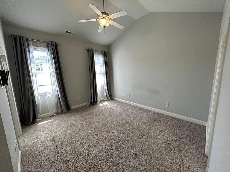 109 Windy Creek Ln — Photo 28