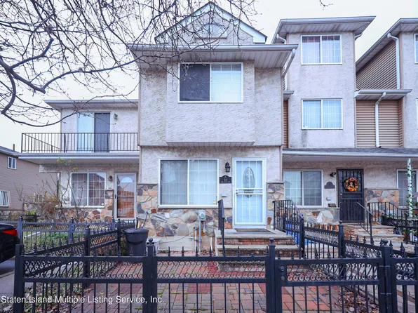 64 Long Pond Ln, Staten Island, NY 10304