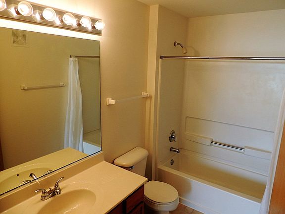 5th image of 1611 Silverstone Dr #1611