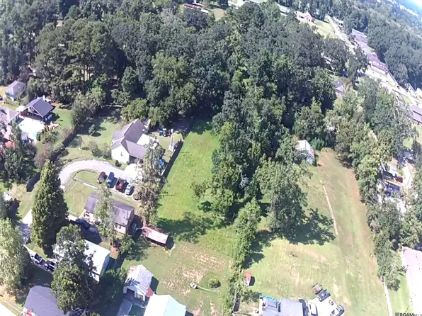 834 W Cornerview St, Gonzales, LA 70737