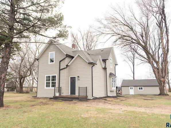 201 E 4th St, Worthing, SD 57077