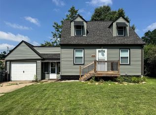336 20th St NW, Cedar Rapids, IA 52405