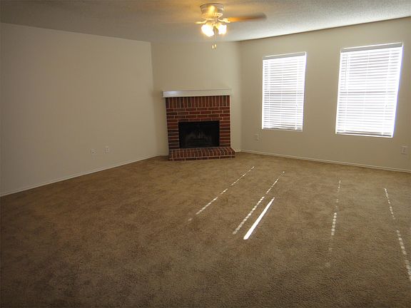 3rd image of 2513 Eastwood Dr