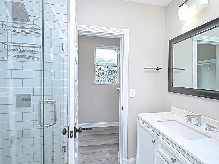 2823 Ashland Ave — Photo 19