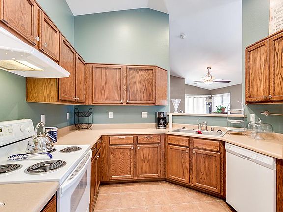 4th image of 15333 W Hope Dr