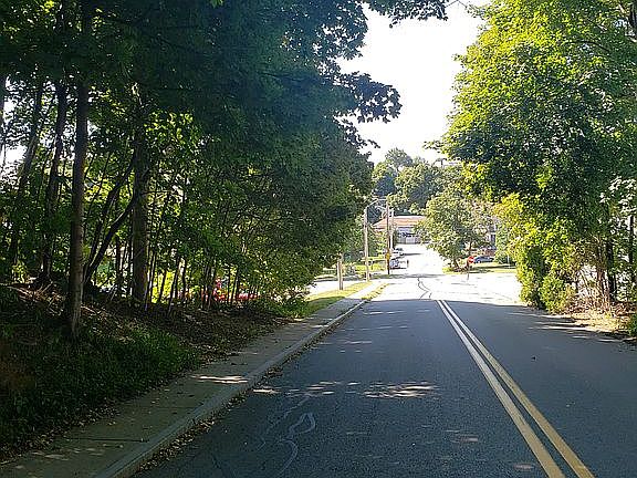 View: Right of Way Nastasket