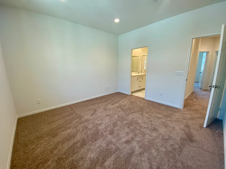 315 Liberty Way — Photo 32